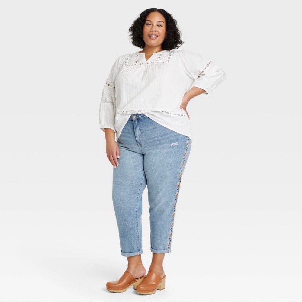 Knox Rose Mid Rise Straight Leg Embroidered Jeans Light Wash Plus Size 14W NWT - Picture 4 of 5